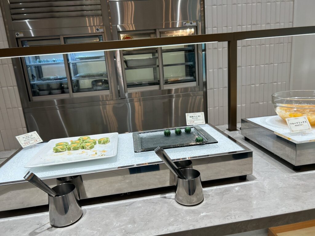ラウンジ福岡内のデザートコーナー